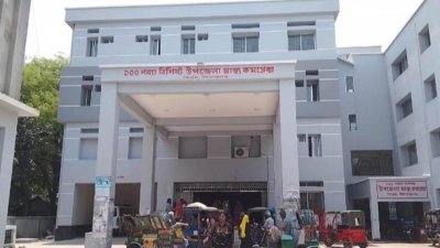 ভৈরব উপজেলা স্বাস্থ্য কমপ্লেক্সের জরুরি বিভাগে নিয়ে গেলে কর্তব্যরত চিকিৎসক মৃত ঘোষণা করেন তাদের