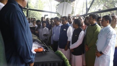 নায়ক ফারুককে শেষ শ্রদ্ধা জানাতে শহীদ মিনারে ওবায়দুল কাদের