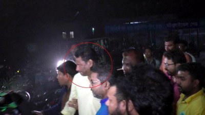 গত ৭ এপ্রিল শিপলুকে গ্রেফতারের ছবি