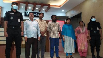 র‌্যাবের হাতে গ্রেফতার পাঁচ জন