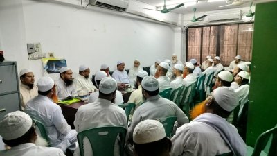 ৫ সিটি নির্বাচনে লেভেল প্লেয়িং ফিল্ড চান চরমোনাই পীর