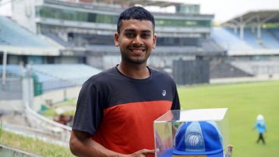 বর্ষসেরা ওয়ানডে ক্যাপ পেয়ে আইসিসিকে মিরাজের ধন্যবাদ