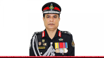 র‌্যাবের ডিজি এম খুরশীদ হোসেন