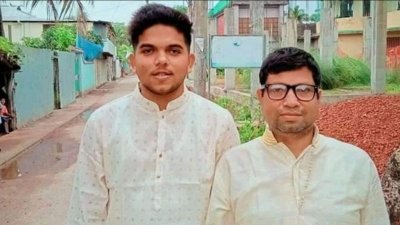 বাবা রাসেল মোল্লার সঙ্গে ছেলে আলিফ মাহমুদ রুদ্র