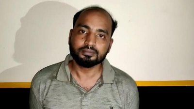 গ্রেফতার মোহাম্মদ হোসাইন রাকেশ