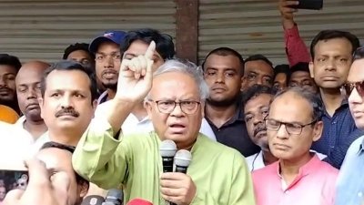 নারায়ণগঞ্জে পদযাত্রার আগে বক্তব্য দেন রুহুল কবির রিজভী