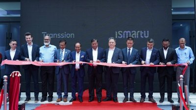 মোবাইলের নতুন কারখানা চালু হলো মেঘনা ইকোনমিক জোনে