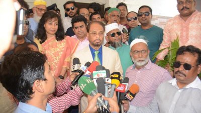 রংপুর সার্কিট হাউসে সাংবাদিকদের সঙ্গে কথা বলেন জিএম কাদের