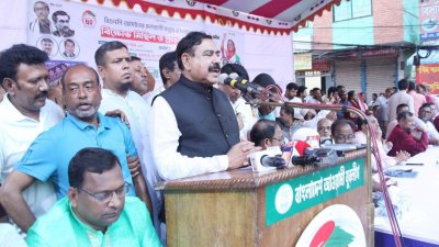 সমাবেশে বক্তব্য রাখছেন শাজাহান খান