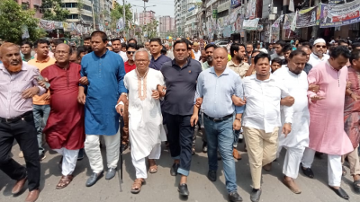 রুহুল কবির রিজভীর নেতৃত্বে বিক্ষোভ মিছিল অনুষ্ঠিত হয়