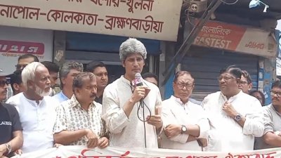 সমাবেশে বক্তব্য রাখছেন জোনায়েদ সাকি