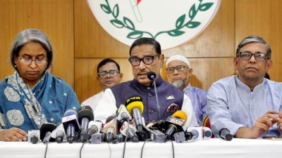 আওয়ামী লীগের কেন্দ্রীয় কার্যালয়ে  যৌথসভায় ওবায়দুল কাদের (ছবি: ফোকাস বাংলা)