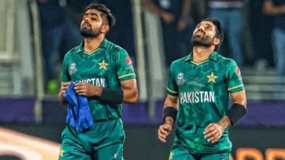 হার্ভার্ড বিজনেস স্কুলে যোগ দিচ্ছেন বাবর-রিজওয়ান