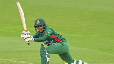 অধিনায়ক হয়েছেন লতা মণ্ডল