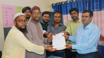 ১৫ নম্বর ওয়ার্ডে কাউন্সিলর পদে মনোনয়নপত্র জমা দিয়েছেন সাবেক যুবদল নেতা আবদুস সোবহান