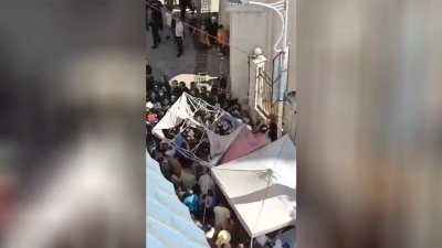 চীনের ইউনানে পুলিশের সঙ্গে স্থানীয় মুসলিমদের সংঘর্ষ। ভিডিও থেকে নেওয়া ছবি