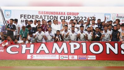 ট্রফি নিয়ে মোহামেডানের ফটোসেশন