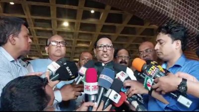 সাংবাদিকদের কাছে বাজেটের প্রতিক্রিয়ায় ওবায়দুল কাদের