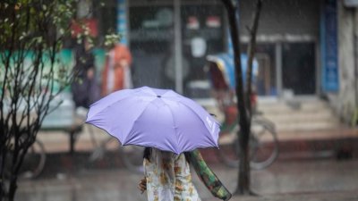 ঢাকায় বৃষ্টি, ছবি: সাজ্জাদ হোসেন (ফাইল ছবি)