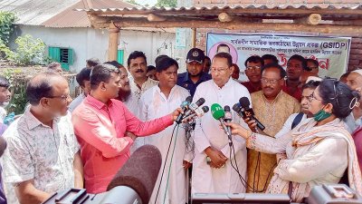 কুষ্টিয়ায় নওদা বহলবাড়ীয়া পূর্বপাড়া নুর মদিনা জামে মসজিদের উন্নয়ন কাজের উদ্বোধনকালে সাংবাদিকদের সঙ্গে কথা বলেন ইনু
