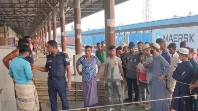 লাশ উদ্ধার করেছে পুলিশ