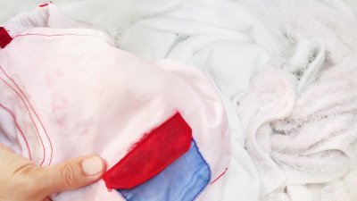 পোশাক থেকে রঙ উঠবে না যেসব টিপস মানলে
