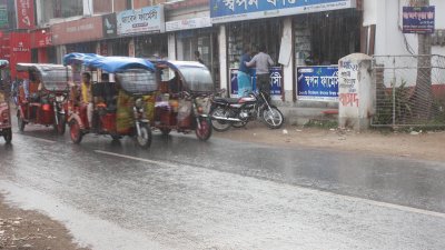 দিনাজপুরে অবশেষে দিনাজপুরে স্বস্তির বৃষ্টি