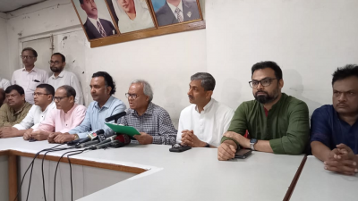 সংবাদ সম্মেলনে কথা বলছেন রুহুল কবির রিজভী আহমেদ