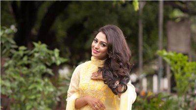 মডেল: নুসরাত ফারিয়া, ছবি: বাংলা ট্রিবিউন