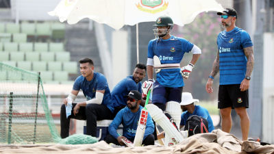 তাসকিন-এবাদতরা বোলিংয়ের অপেক্ষায়