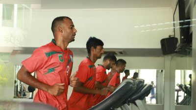 জিম, সুইমিং করে সময় কাটিয়েছে বাংলাদেশ দল।