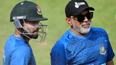 লিটন দাস ও চন্ডিকা হাথুরুসিংহে।