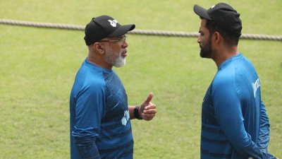 তামিমের জন্য অপেক্ষায় হাথুরুসিংহে