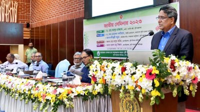 সেমিনারে বক্তব্য দিচ্ছেন কৃষিমন্ত্রী  ড. আব্দুর রাজ্জাক