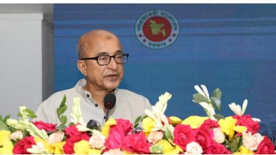অনুষ্ঠানে কথা বলছেন তৌফিক-ই-ইলাহী চৌধুরী