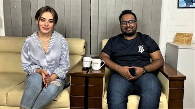 মামানামা’র সেটে তমা মির্জা ও রায়হান রাফী