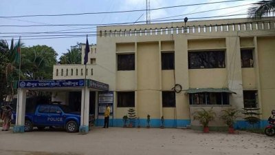মঙ্গলবার সকালে শ্রীপুর থানায় মামলা করেন ওই নারী