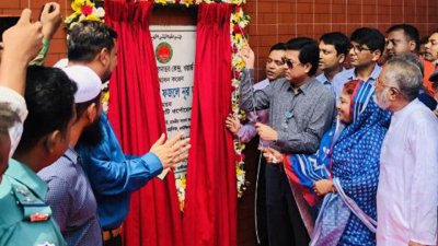 অন্তর্বর্তীকালীন বর্জ্য স্থানান্তর কেন্দ্রের (এসটিএস) উদ্বোধন করেন মেয়র শেখ ফজলে নূর তাপস