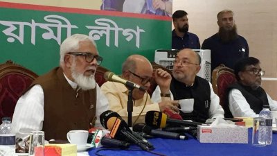 ঢাকা জেলা আওয়ামী লীগের নবনির্মিত কার্যালয়ে নতুন কমিটির পরিচিতি সভায় সালমান ফজলুর রহমান (ছবি: ফোকাস বাংলা)
