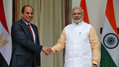 মিসরের প্রেসিডেন্ট সঙ্গে নরেন্দ্র মোদি। ছবি: রয়টার্স