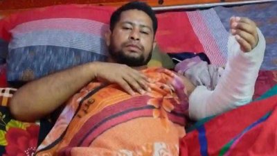 হামলায় অনেকে আহত হয়েছেন বলে অভিযোগ পাওয়া গেছে