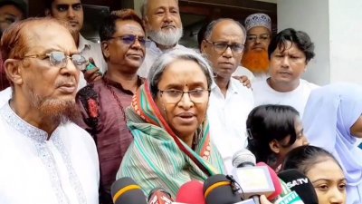 শিক্ষার্থীদের বাইসাইকেল বিতরণ অনুষ্ঠানে শিক্ষামন্ত্রী