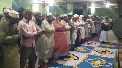 দিনাজপুরে ঈদ জামাতে মুসল্লিরা