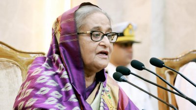 মেয়র ও কাউন্সিলরদের শপথ অনুষ্ঠানে প্রধানমন্ত্রী শেখ হাসিনা   ছবি: ফোকাস বাংলা