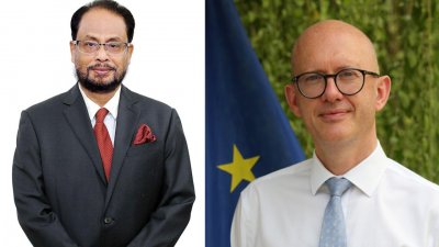 জিএম কাদের ও চার্লস হোয়াইটলি