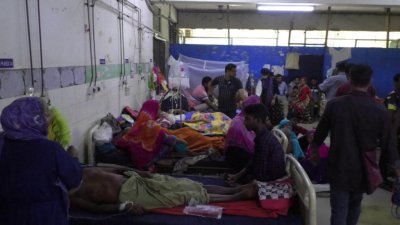 সাধারণ রোগীদের সঙ্গে রাখা হচ্ছে ডেঙ্গু রোগীদের