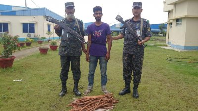 তামার তারসহ আটক একজন