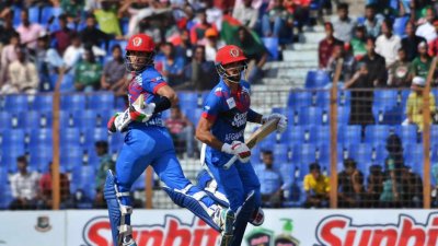 ব্যাটিংয়ের আমন্ত্রণ পাওয়া আফগানিস্তান ইংলিশদের চাপে ফেলতে চায় 