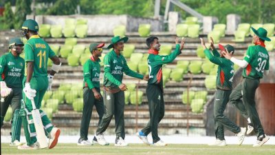 দারুণ বোলিংয়ে জিতেছে যুব দল