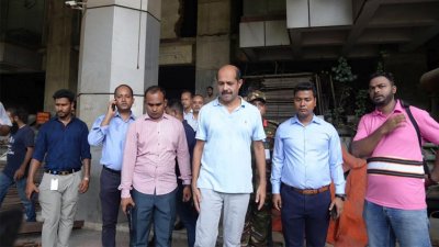 মশক নিধন অভিযানে মেয়র মো. আতিকুল ইসলাম